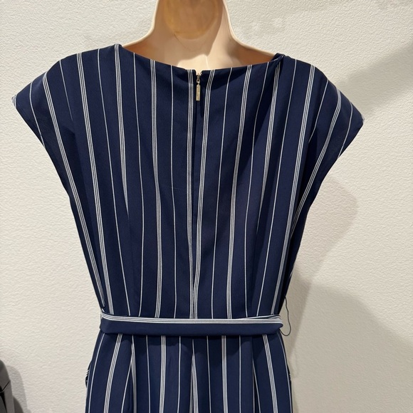 KARL LAGERFELD Navy Blue PinStriped Cropped Wide Leg
Belted Jumpsuit Size 6 - Picture 6 of 10